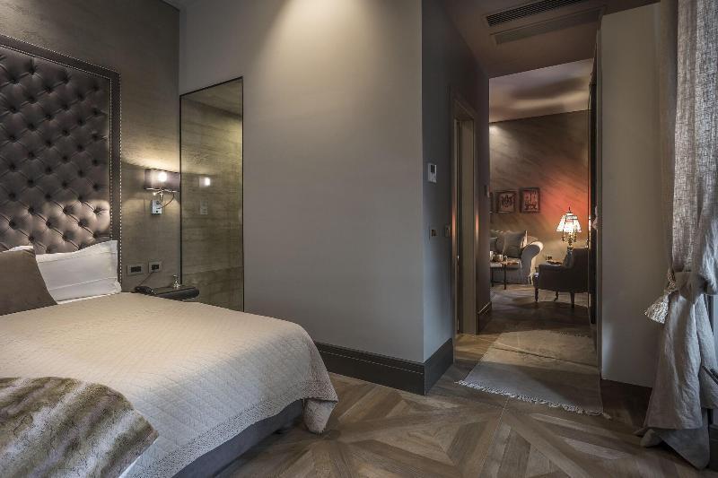 Forvm Boutique Hotel Trieste Exterior photo