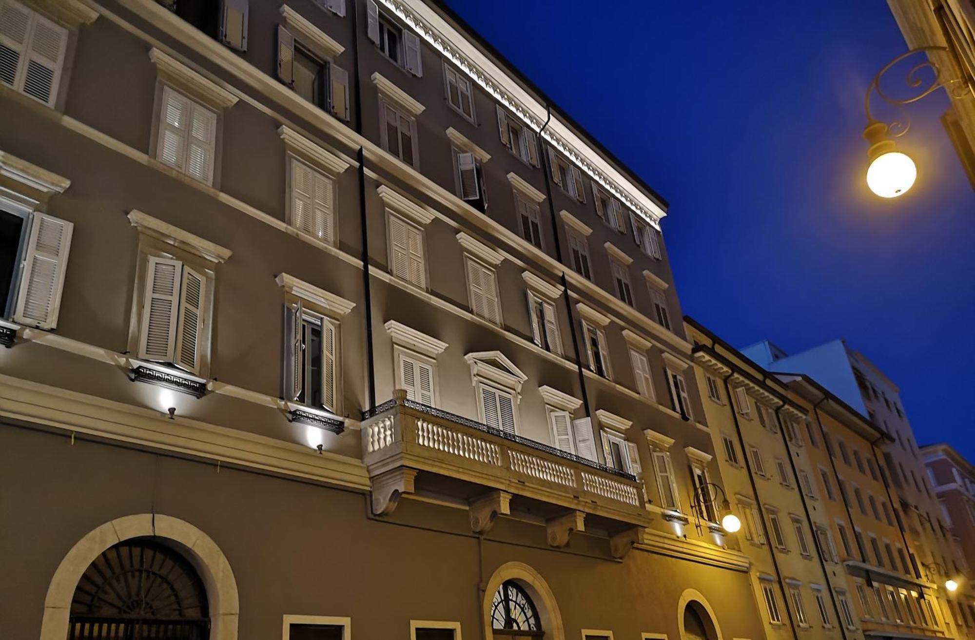 Forvm Boutique Hotel Trieste Exterior photo