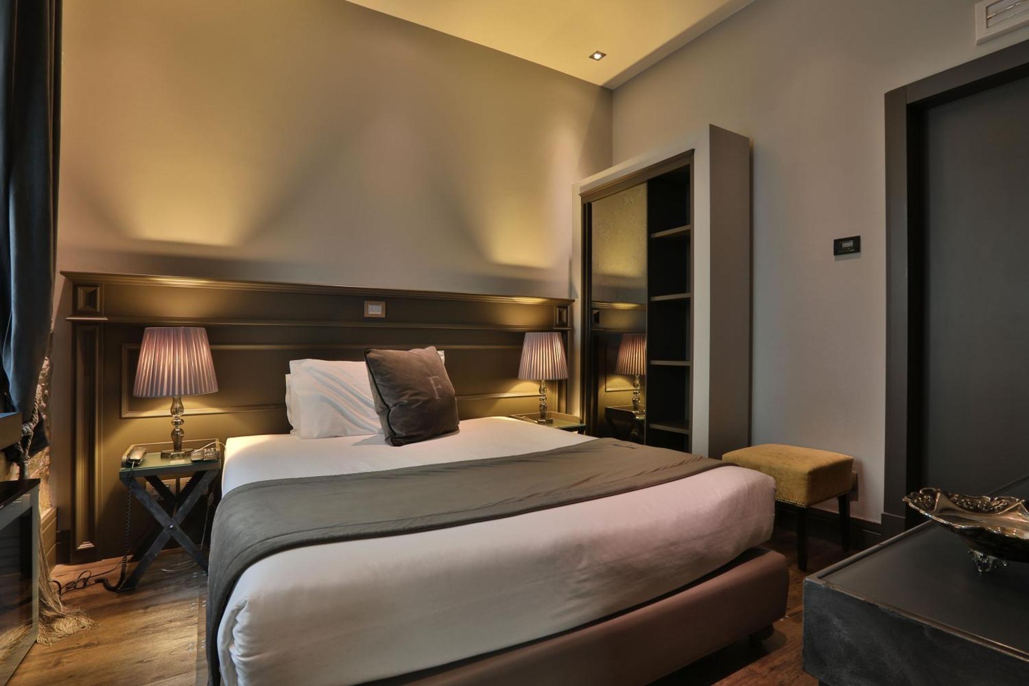 Forvm Boutique Hotel Trieste Exterior photo